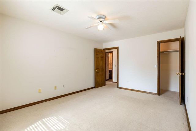 7607 NW Folkstone Way, Lawton, OK 73505