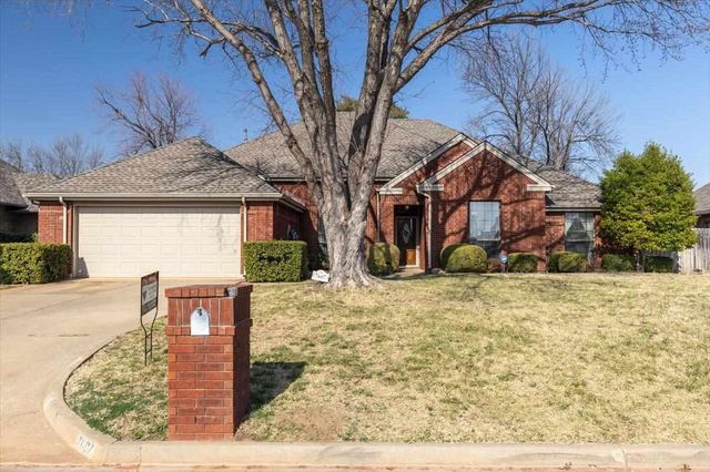 7607 NW Folkstone Way, Lawton, OK 73505