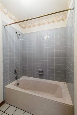 7607 NW Folkstone Way, Lawton, OK 73505