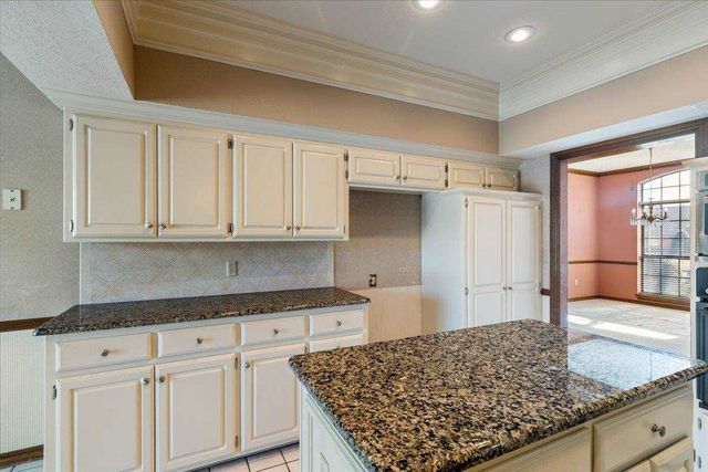 7607 NW Folkstone Way, Lawton, OK 73505