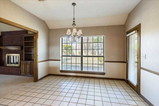 7607 NW Folkstone Way, Lawton, OK 73505