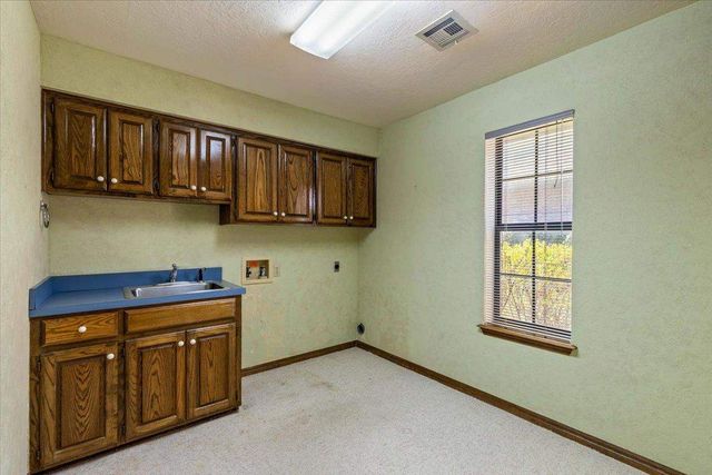 7607 NW Folkstone Way, Lawton, OK 73505