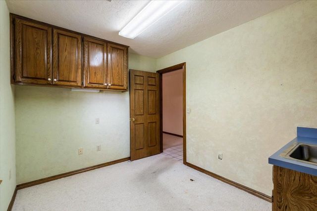 7607 NW Folkstone Way, Lawton, OK 73505