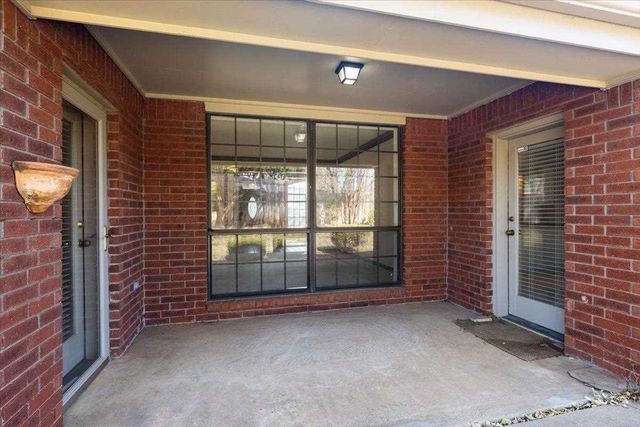 7607 NW Folkstone Way, Lawton, OK 73505