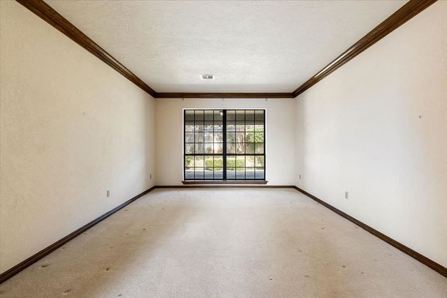 7607 NW Folkstone Way, Lawton, OK 73505