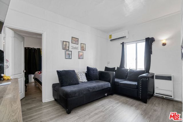 2074 W 54th Street, Los Angeles, CA 90062