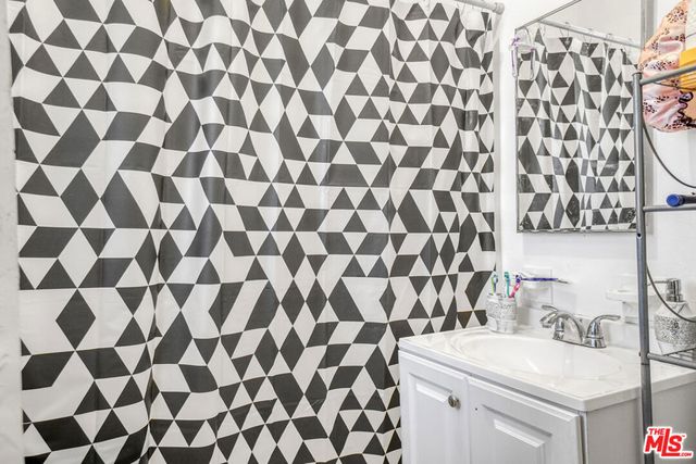 2074 W 54th Street, Los Angeles, CA 90062