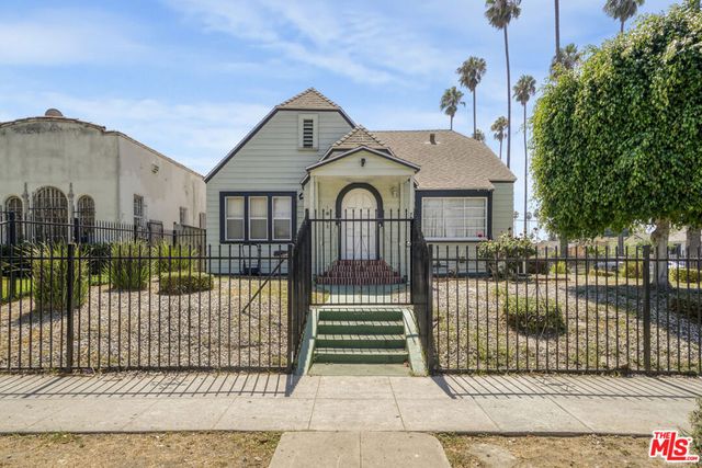 2074 W 54th Street, Los Angeles, CA 90062