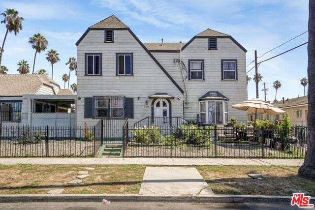 2074 W 54th Street, Los Angeles, CA 90062