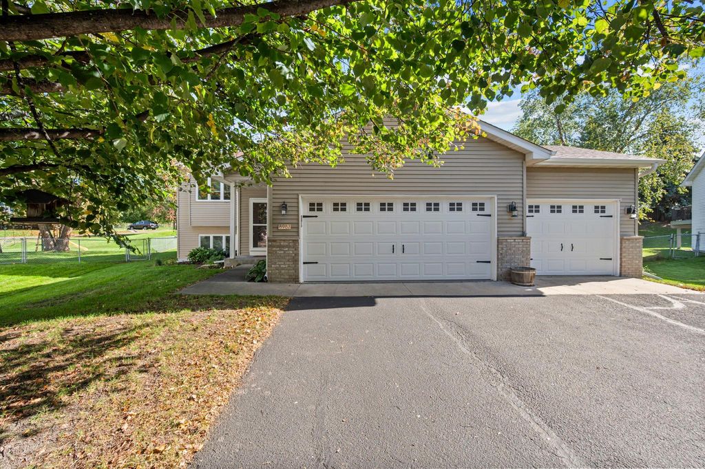 6982 Carlyle Road, Woodbury, MN 55125 — exterior
