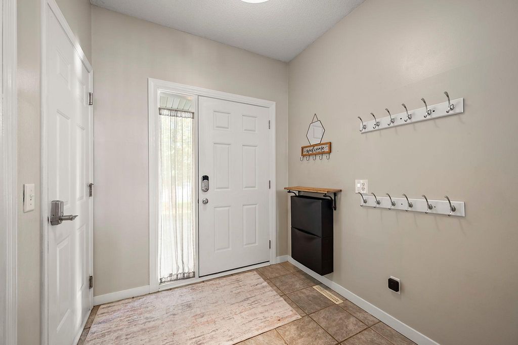 6982 Carlyle Road, Woodbury, MN 55125 — photo 5