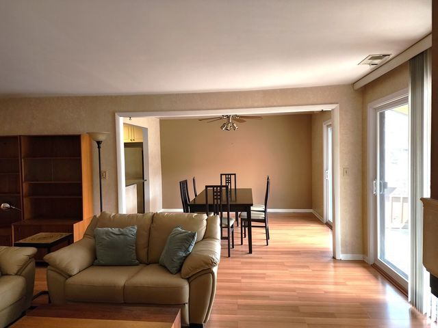 1S055 Spring Road 2D, Oakbrook Terrace, IL 60181