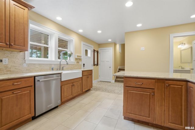 3612 N HARVARD Avenue, Peoria, IL 61614