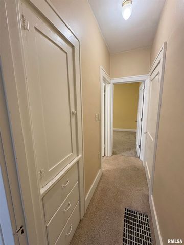 3612 N HARVARD Avenue, Peoria, IL 61614