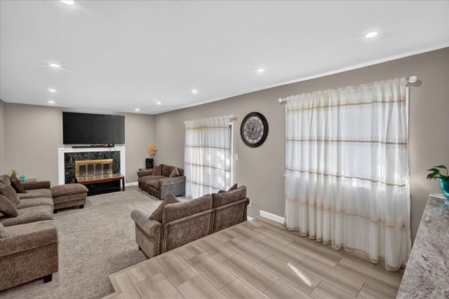 36523 Whitcomb Street, Livonia, MI 48154
