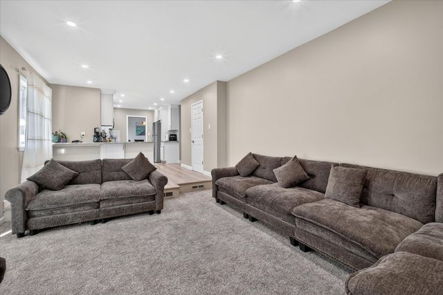 36523 Whitcomb Street, Livonia, MI 48154