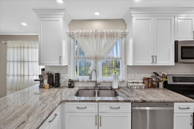 36523 Whitcomb Street, Livonia, MI 48154