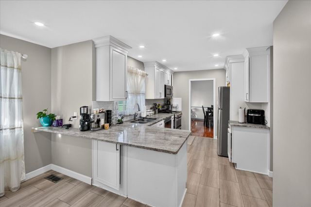 36523 Whitcomb Street, Livonia, MI 48154