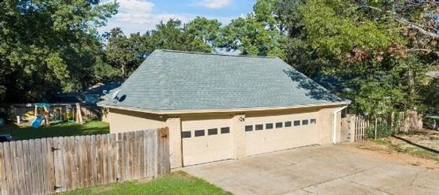 8203 Roebourne Lane, Houston, TX 77070