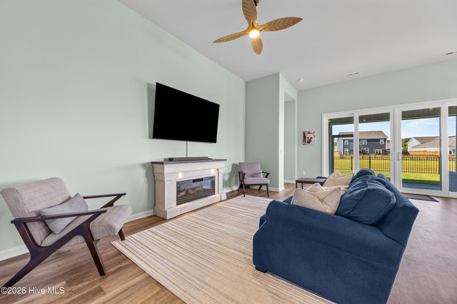 215 Whalebone Avenue, Wilmington, NC 28411