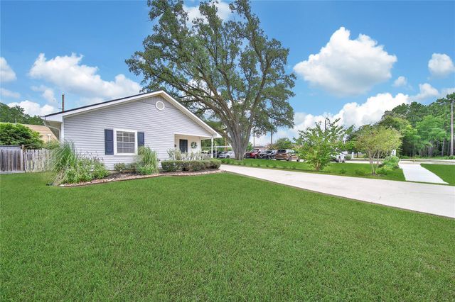 307 Lawrence Street, Tomball, TX 77375