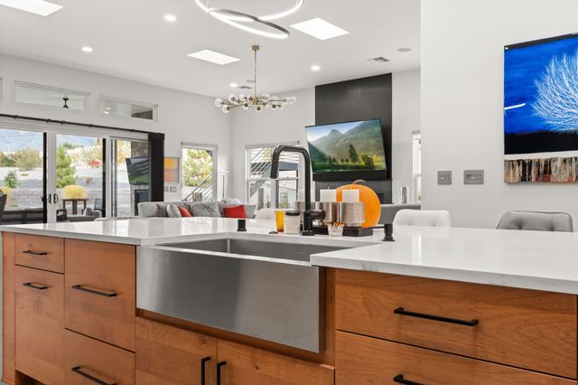 10140 Masters Drive NE, Albuquerque, NM 87111