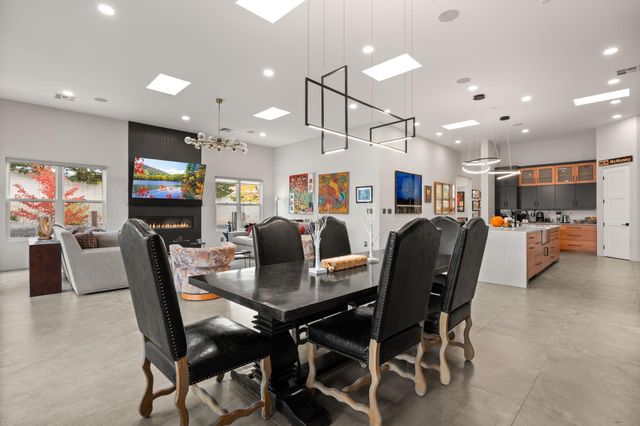 10140 Masters Drive NE, Albuquerque, NM 87111