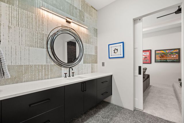 10140 Masters Drive NE, Albuquerque, NM 87111