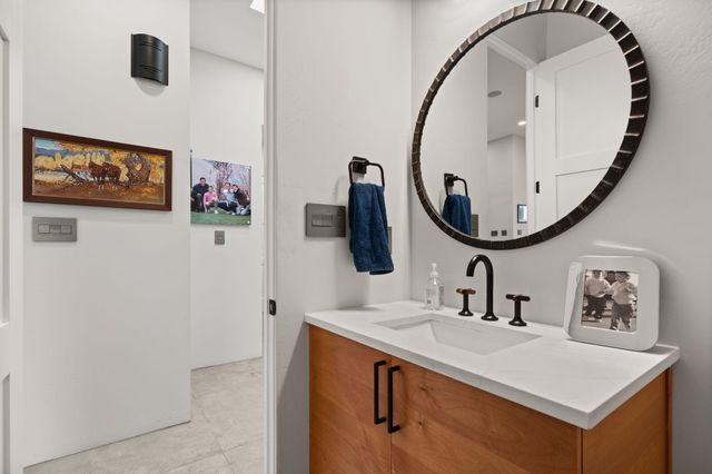 10140 Masters Drive NE, Albuquerque, NM 87111