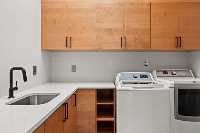 10140 Masters Drive NE, Albuquerque, NM 87111