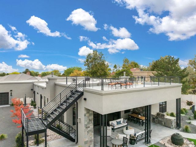 10140 Masters Drive NE, Albuquerque, NM 87111