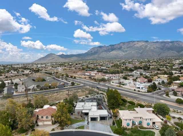 10140 Masters Drive NE, Albuquerque, NM 87111