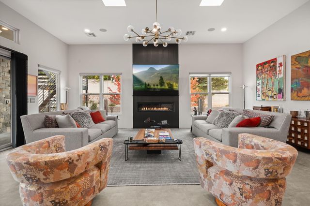 10140 Masters Drive NE, Albuquerque, NM 87111