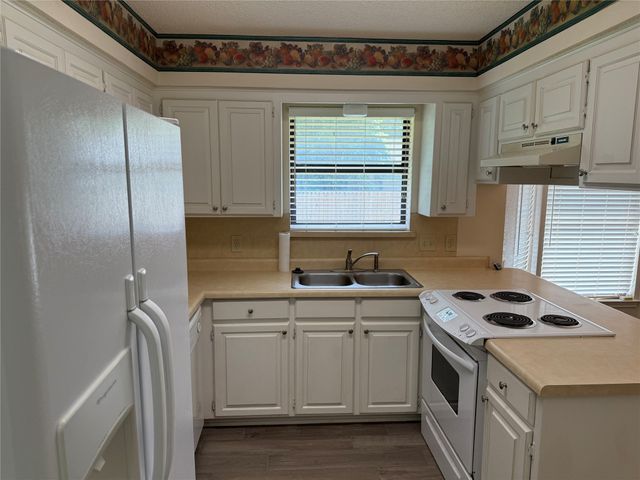 928 Rosebud Drive, Azle, TX 76020