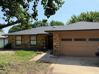 928 Rosebud Drive, Azle, TX 76020