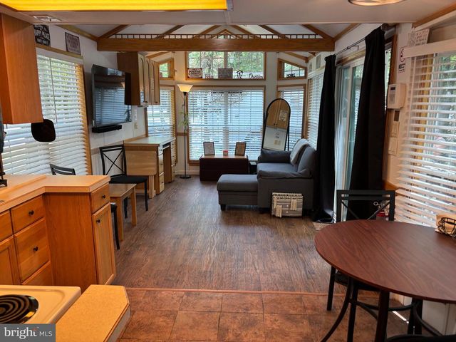 724 MONMOUTH RD #14, Cream Ridge, NJ 08514
