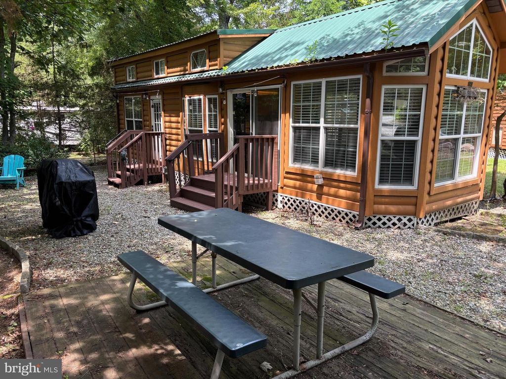 724 MONMOUTH RD #14, Cream Ridge, NJ 08514