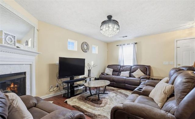 205 Oak Grove, Acworth, GA 30102