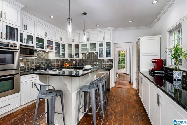 4421 KENNESAW DRIVE, Mountain Brook, AL 35213