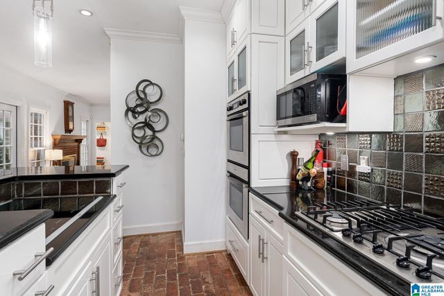 4421 KENNESAW DRIVE, Mountain Brook, AL 35213