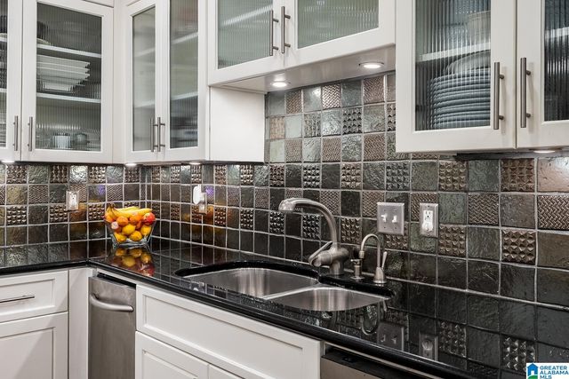 4421 KENNESAW DRIVE, Mountain Brook, AL 35213