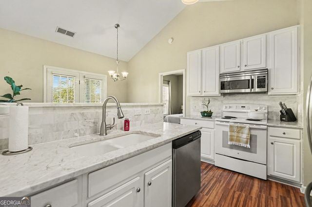 310 Turtle Pointe Drive, Carrollton, GA 30116