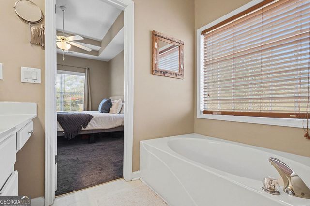 310 Turtle Pointe Drive, Carrollton, GA 30116