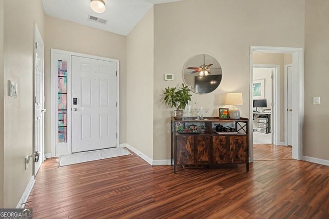 310 Turtle Pointe Drive, Carrollton, GA 30116