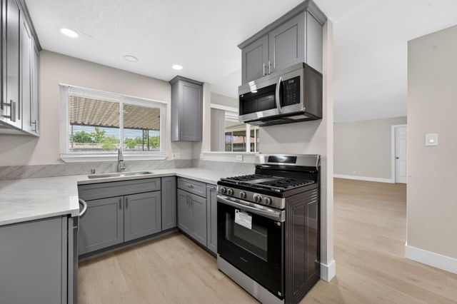 7221 Parish Way, Citrus Heights, CA 95621