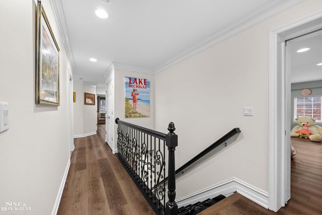 680 Pear Tree Lane, Grosse Pointe Woods, MI 48236