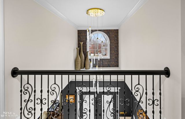 680 Pear Tree Lane, Grosse Pointe Woods, MI 48236