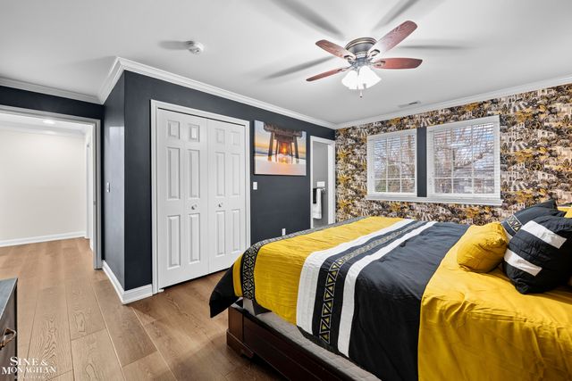 680 Pear Tree Lane, Grosse Pointe Woods, MI 48236