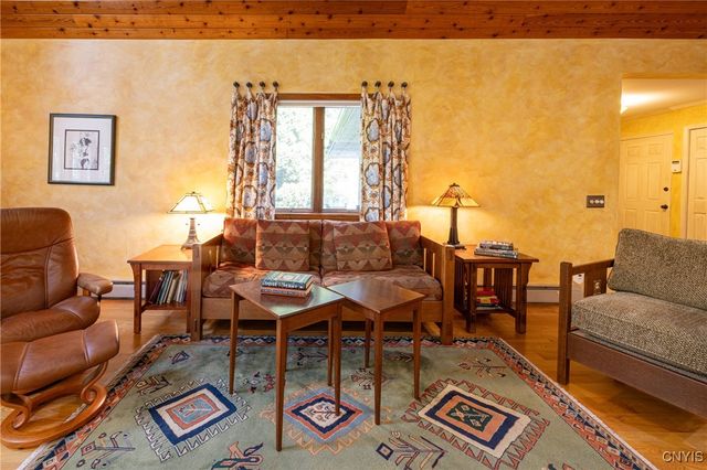 1666 Buffs, Skaneateles, NY 13152