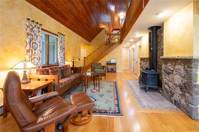 1666 Buffs, Skaneateles, NY 13152